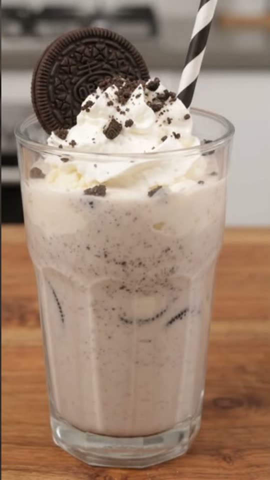 Ultimate Homemade Oreo Milkshake